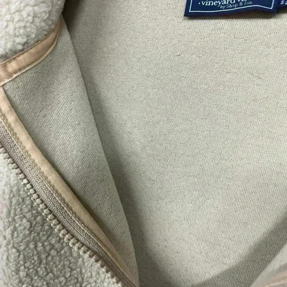 vineyard vines pullover. - Picture 4 of 6